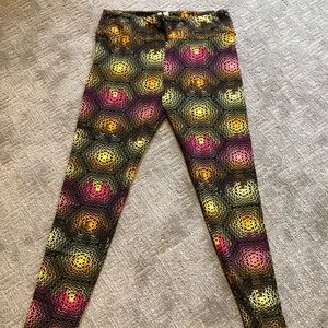 LuLaRoe Tall and Curvy Leggings